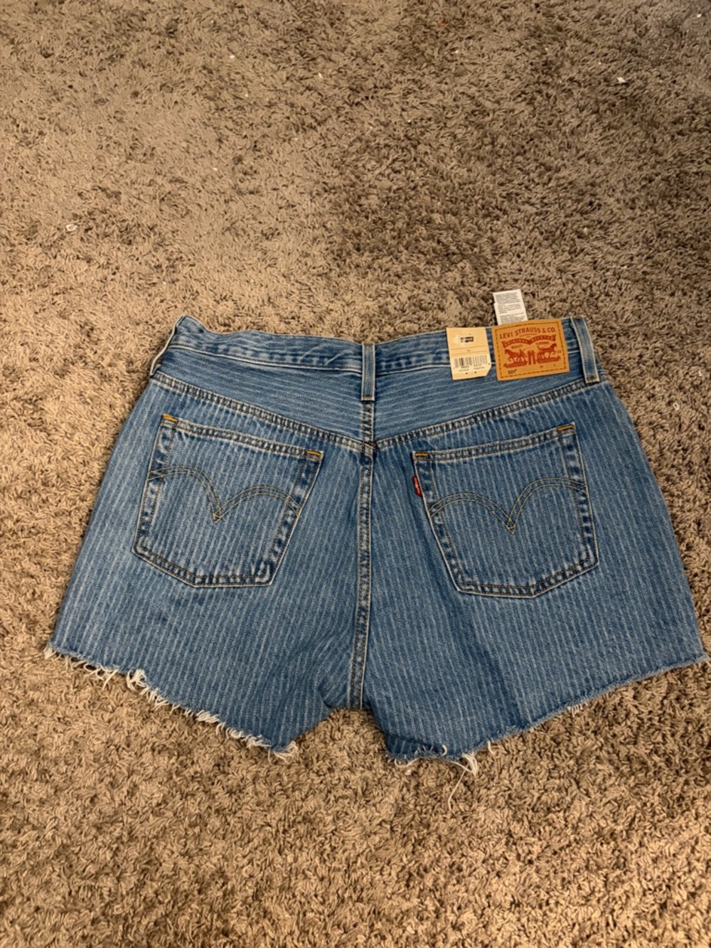 NWT Levi's Blue Striped High-Rise Button-Fly Jean Shorts - Picture 4 of 5